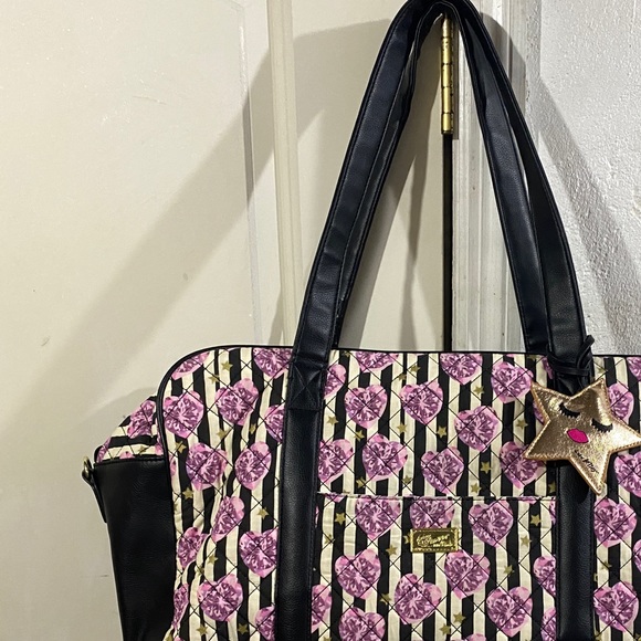 Betsy Johnson quilted black and white stripes with Purple Hearts weekender 18/13 - Picture 2 of 16